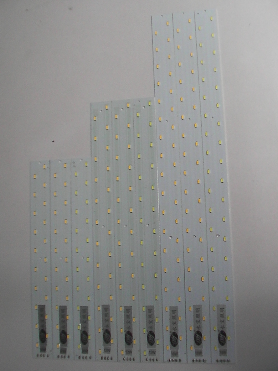 12 watt 16.5" H type 2G11 led bulbs as 30 watt CFL replacement - Click Image to Close