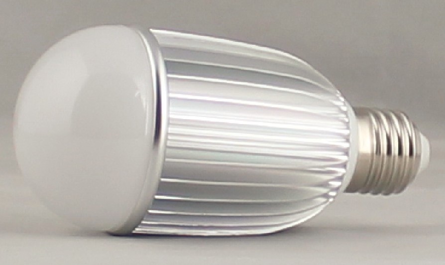 (image for) E27, G60, 9 Watt led bulbs using 3014 SMD LED, Milky glass - Click Image to Close